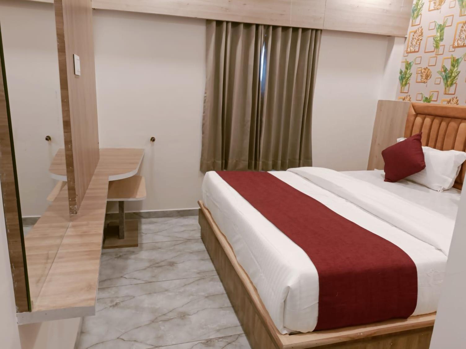 Hotel Alpine Ahmedabad Exterior foto